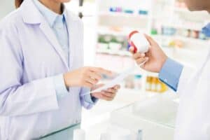 Vitamine B12 tekort: 9 symptomen die vaak voorkomen Symptomen van een vitamine B12 tekort herkennen
