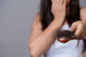 Een vitaminetekort herkennen: 9 veelvoorkomende klachten Vitaminetekort klachten herkennen tegen haarverlies