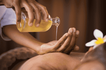 aromatherapie in combinatie met een massage kan effectief zijn