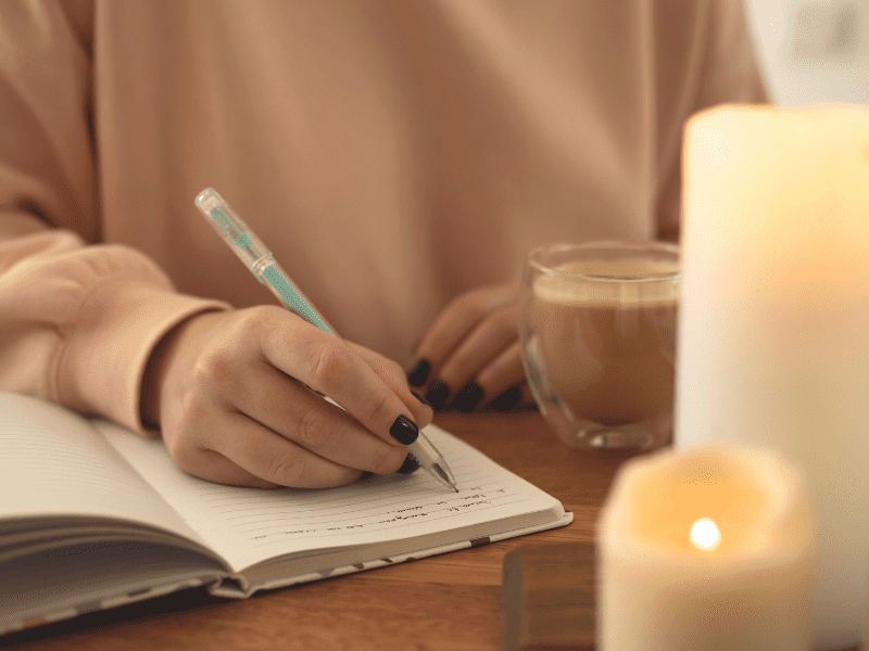 Met deze 4 handige tips creëer je meer rust in je hoofd je hoofd leegmaken helpt bij het ontspannen