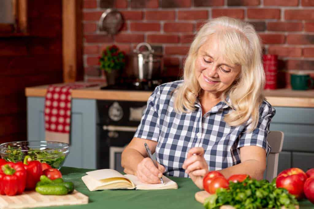 Oma weet raad en houdt het netjes bij